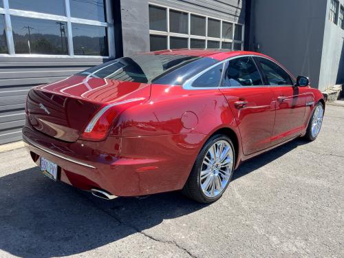 2011 JAGUAR XJ